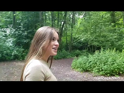 ❤️ Navrhol som Evelíne, aby sme si to rozdali na verejnom mieste! Povedala áno. Potom som ju jebala do zadku a vystriekala sa jej do úst. Potom sa vymočila. Šukanie na nás ❌️