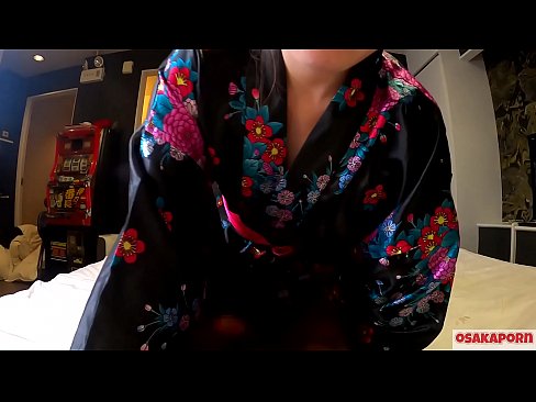 ❤️ Mladé cosplay dievča miluje sex až do orgazmu so squirtom v koníčku a fajkou. Ázijské dievča s chlpatou kundičkou a krásnymi prsiami v tradičnom japonskom kostýme v amatérskom videu, ktoré ukazuje masturbáciu so šukacími hračkami. Sakura 3 OSAKAPORN. Šukanie na nás ❌️