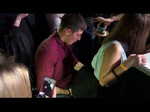 ❤️ Skutočný sex v ruskom nočnom klube. 18-ročné ruské dievča v análnom otvore a vagíne jebané v nočnom klube Šukanie na nás ❌️